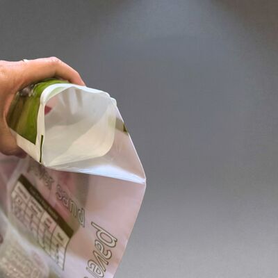 Bolsas de válvula de PE de alta resistencia transpirables Labyrinth con costura central para arena para pavimentos de 50 libras 22,7 kg